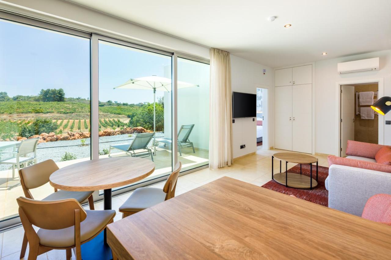 Quinta Dos Vales Wine Estate Guest House เอสโตเบอร์ ภายนอก รูปภาพ