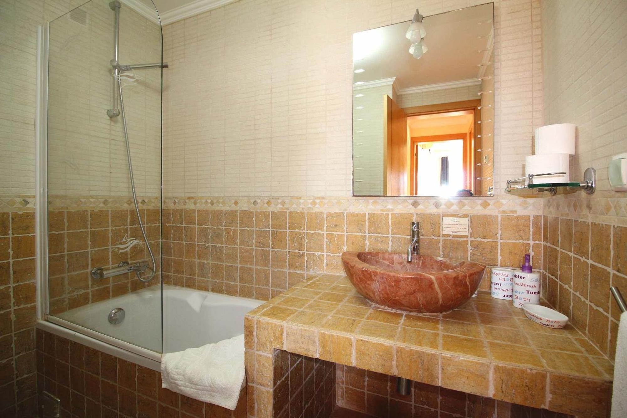 Quinta Dos Vales Wine Estate Guest House เอสโตเบอร์ ห้อง รูปภาพ