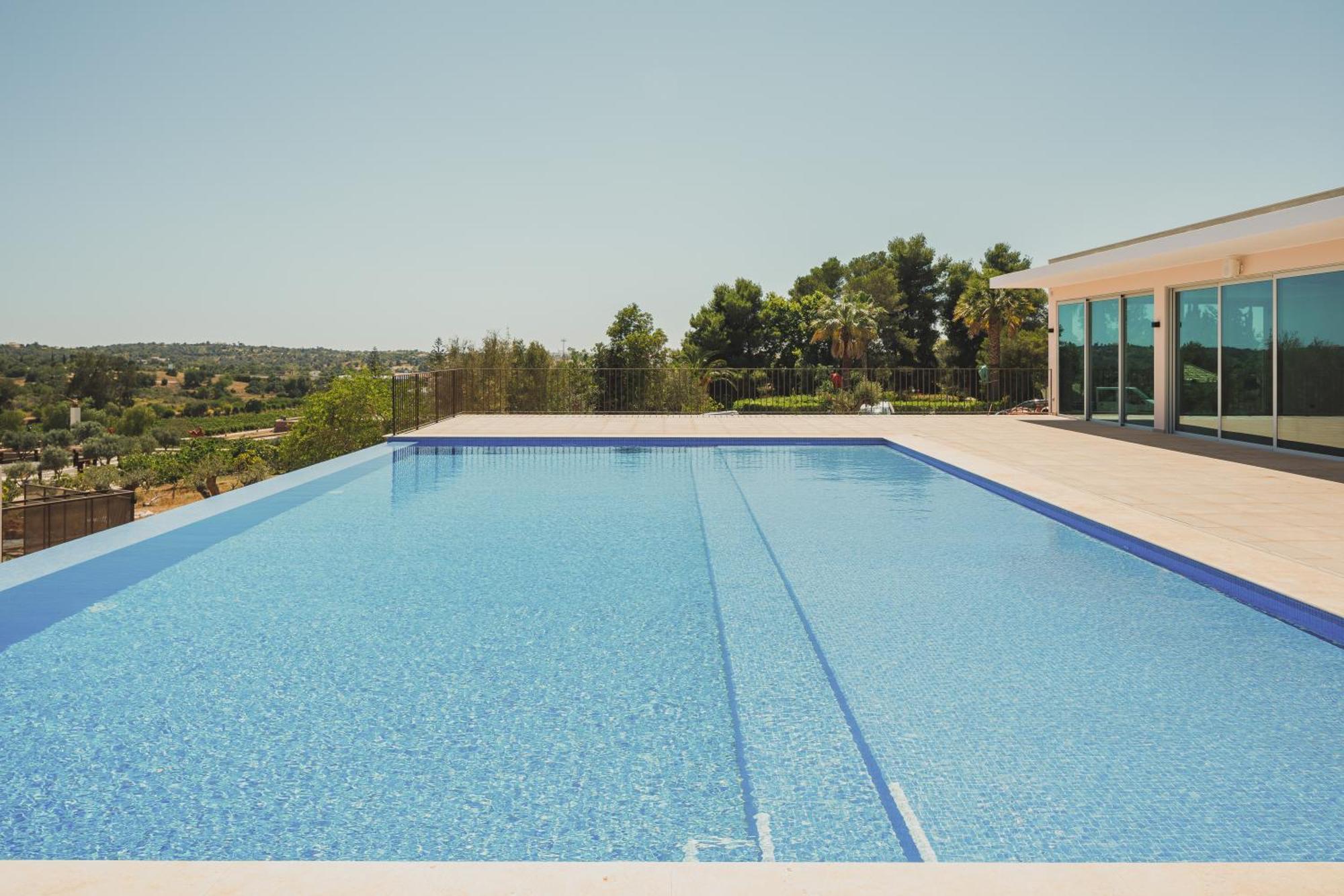 Quinta Dos Vales Wine Estate Guest House เอสโตเบอร์ ภายนอก รูปภาพ