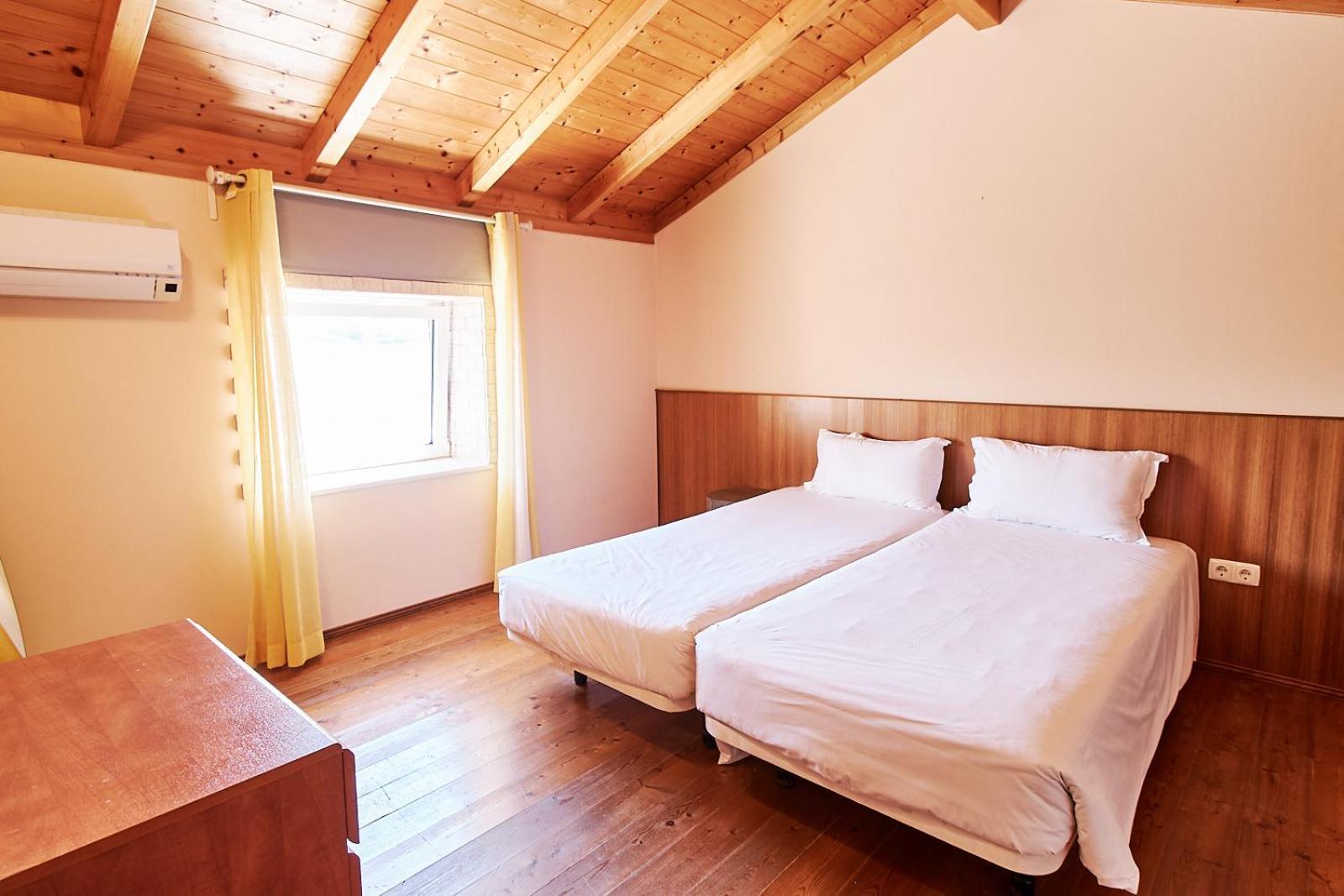 Quinta Dos Vales Wine Estate Guest House เอสโตเบอร์ ภายนอก รูปภาพ