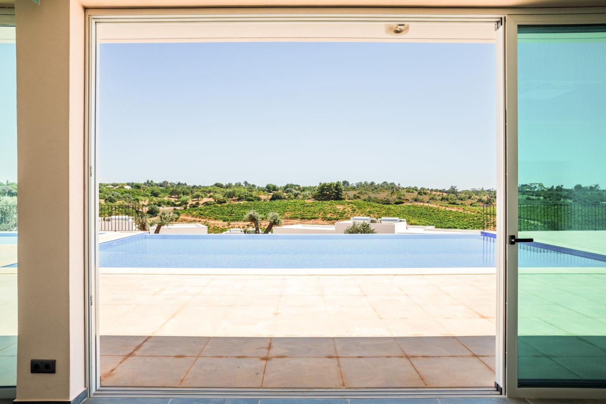 Quinta Dos Vales Wine Estate Guest House เอสโตเบอร์ ภายนอก รูปภาพ